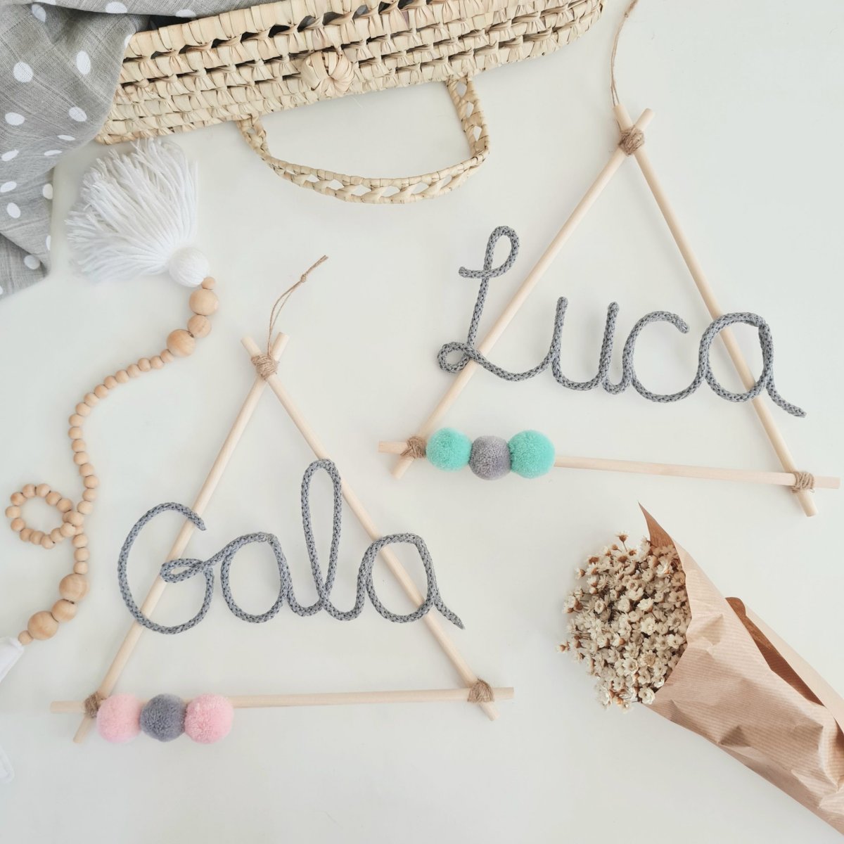 Tipi con nombre tricotín Pompones - Imagen 2