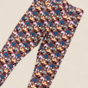 Leggings niña estampados flores multicolor fondo marrón