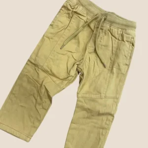 Pantalón sarga mostaza con cintura elástica y cordón